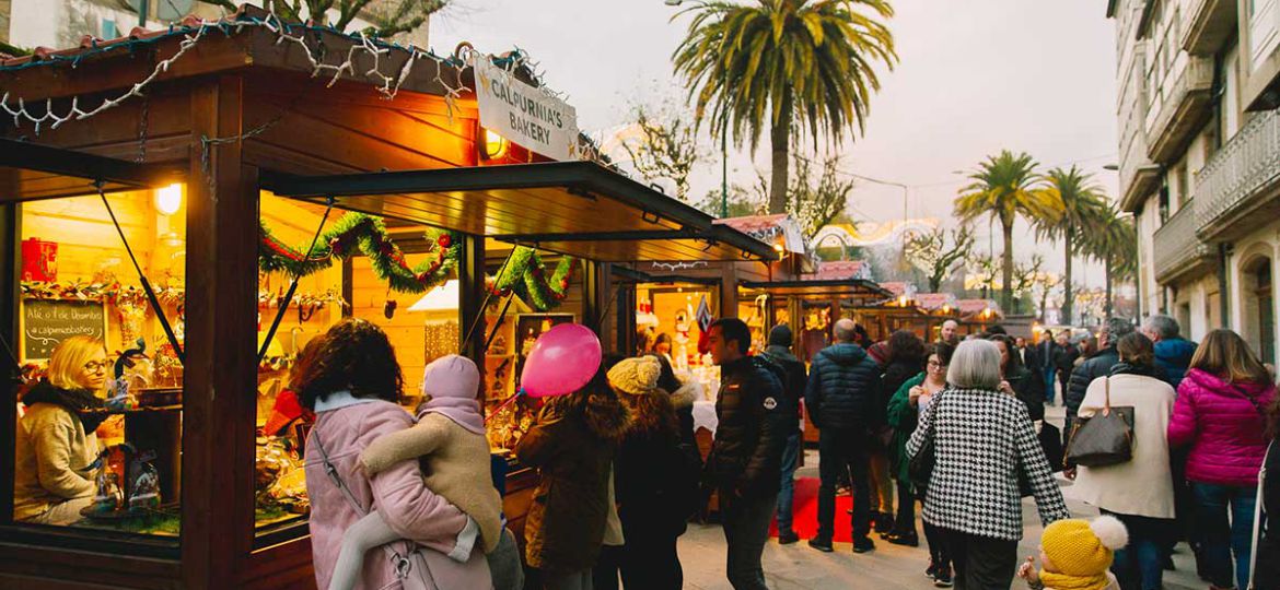 Imaxe do Mercado de Nadal na rúa Carreira do Conde